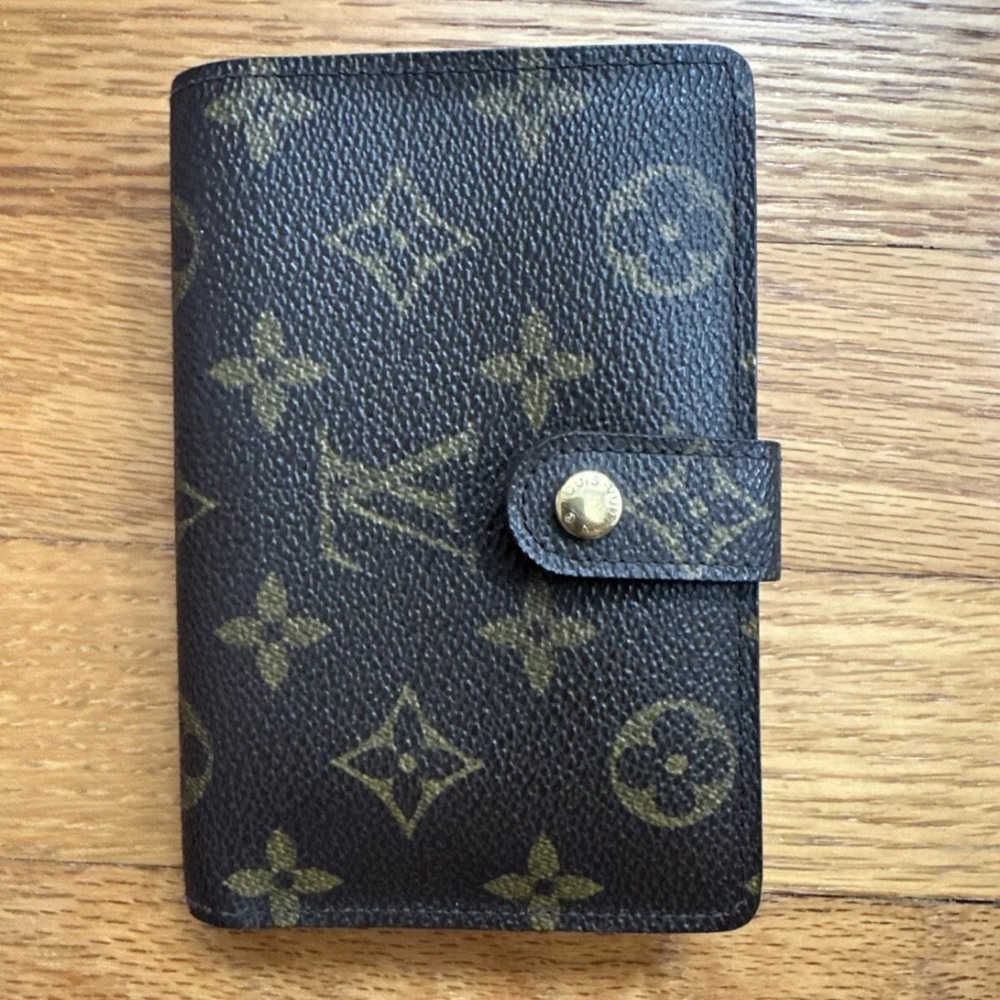 Louis Vuitton Monogram Kisslock Canvas Wallet